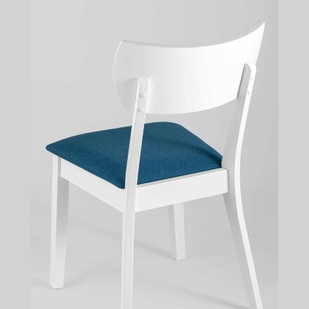 Комплект из четырех стульев Stool Group TOMAS WHITE из массива гевеи, каркас белый, сиденье синее 