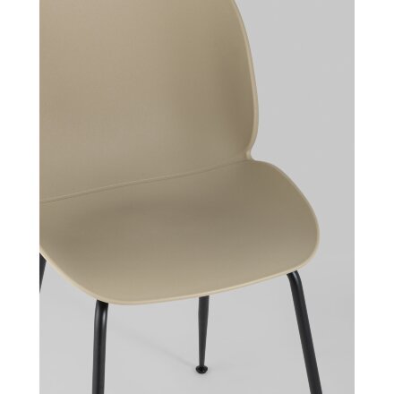 Стул пластиковый Stool Group Beetle бежевый ножки металл черный 
