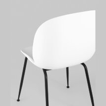 Стул пластиковый Stool Group Beetle белый ножки металл черный