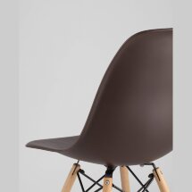 Стул Eames DSW коричневый